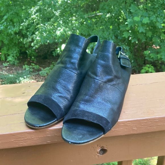 Eileen Fisher black espadrille sandals - Picture 1 of 8